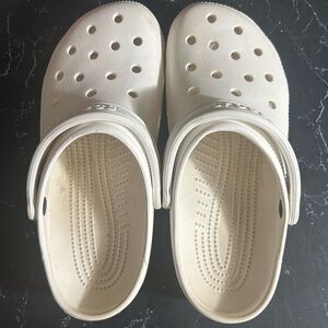 White Crocs Size Mens 8/Womens 10